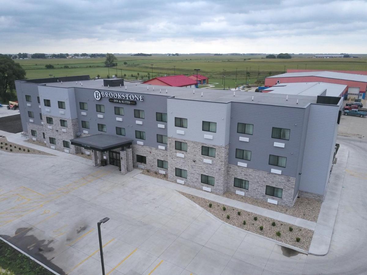 Brookstone Inn & Suites Fort Dodge Exterior foto